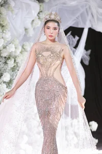 Stunning Photos of Miss International Queen Huong Giang in Elegant Bridal Fashion - image 15