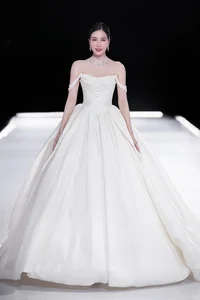 Stunning Photos of Miss International Queen Huong Giang in Elegant Bridal Fashion - image 5