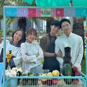 Behind the Scenes: The Energetic Cast of 'Tuổi Trẻ Giá Bao Nhiêu' Shares Candid Moments - image 7