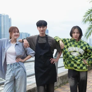 Behind the Scenes: The Energetic Cast of 'Tuổi Trẻ Giá Bao Nhiêu' Shares Candid Moments - image 14