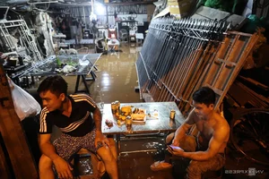 Ho Chi Minh City High Tides: Residents Isolated as Water Levels Reach Record Highs - image 1