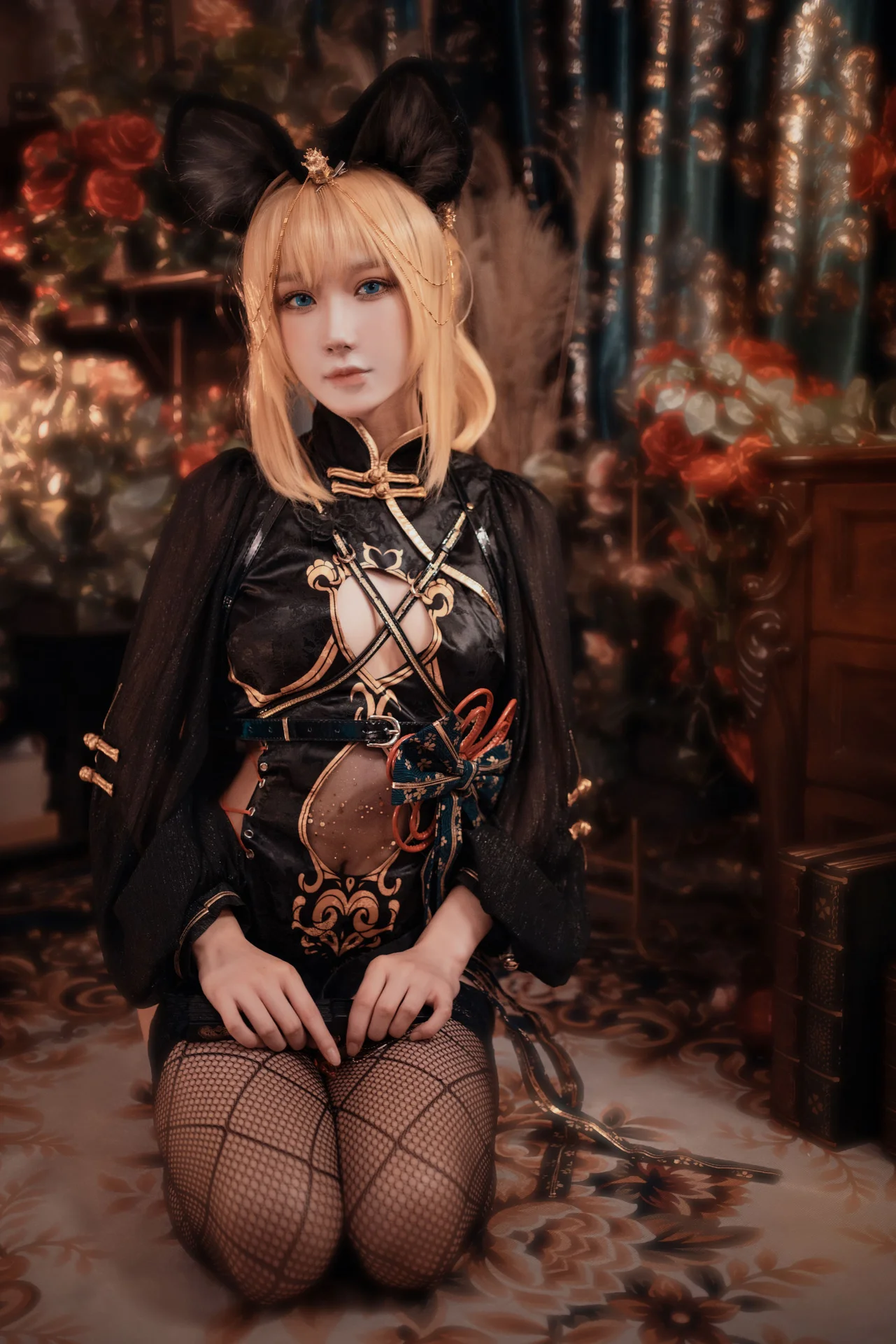 Elegant Qipao Photoshoot Gallery: Traditional Style Meets Modern Cosplay