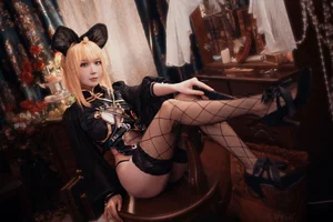 Elegant Qipao Photoshoot Gallery: Traditional Style Meets Modern Cosplay - image 10