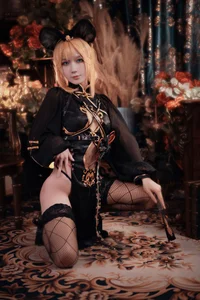 Elegant Qipao Photoshoot Gallery: Traditional Style Meets Modern Cosplay - image 5