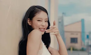 Jennie of BlackPink Dominates Global Charts Amid MV Controversy - image 7