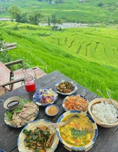 Affordable Healing Trip to Sa Pa: Enjoying the Green Rice Season for 1.8 Million VND - image 8