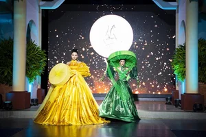 Young Talent Hai Phuong Shines as Vedette Alongside Supermodel Vu Thu Phuong - image 0