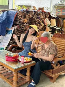 The Viral Rice Paper Salad Vendor: Captivating Hearts with Everyday Elegance - image 2