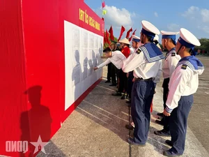 Truong Sa Island Joins the Nation in a Joyous All-People Festival - image 0