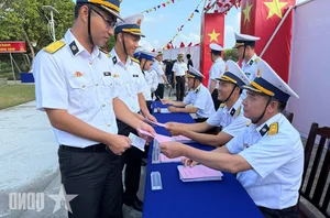 Truong Sa Island Joins the Nation in a Joyous All-People Festival - image 9
