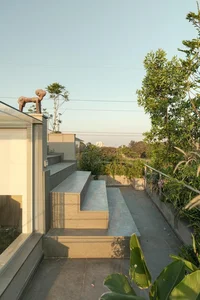 Split-Level Urban Oasis: Integrating Nature into a 500m2 Modern Home - image 22