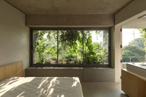 Split-Level Urban Oasis: Integrating Nature into a 500m2 Modern Home - image 4