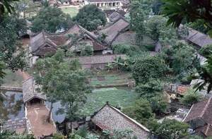 The Rustic Charm of Hanoi Pagodas in the Early 1990s - image 11