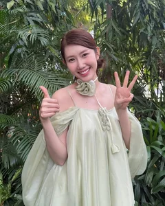 Thuy Ngan Flaunts Toned Bikini Body, Putting Pregnancy Rumors to Rest - image 3