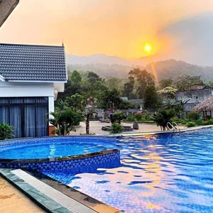 Touring the Luxurious 3,500m2 Mountain View Villa of Singer Quan A.P - image 4