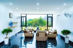 Touring the Luxurious 3,500m2 Mountain View Villa of Singer Quan A.P - image 7