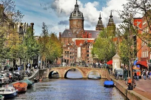 Exploring the Enchanting Landscapes of the World's Most Bicycle-Friendly City - image 6