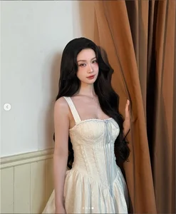 Jun Vu Stuns Fans in Elegant Traditional Thai Attire Gallery - image 6