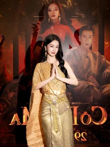 Jun Vu Stuns Fans in Elegant Traditional Thai Attire Gallery - image 0