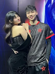Famous Arena of Valor MC Announces Retirement: Fans React to Emotional Farewell - image 5