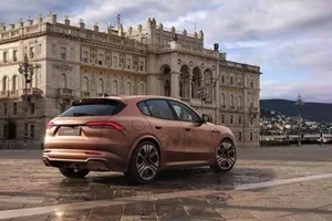Maserati Grecale 2027 Shifts to Exclusive V6 Engine Lineup - image 2