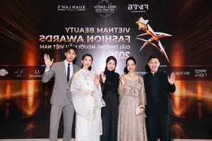 Supermodel Vo Hoang Yen Honored with Prestigious Dedicated Model of the Year Award - image 1