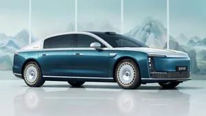 Maextro S800: The Gold-Plated Luxury Sedan Redefining the High-End Market - image 11