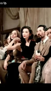 Li Bingbing Shines at New York Fashion Week with Ageless Elegance - image 2