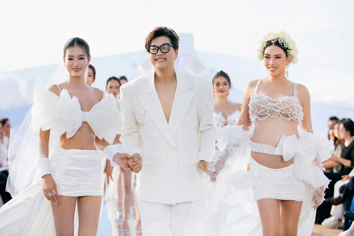 Vo Hoang Yen Shines on Catwalk While 8 Months Pregnant