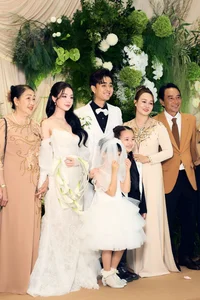 Chi Pu and Top Vietnamese Celebrities Attend Rapper Dat G's Wedding - image 4
