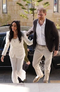 Prince Harry and Meghan Markle Make Surprise Appearance in Jordan - image 2