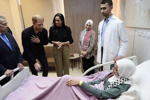 Prince Harry and Meghan Markle Make Surprise Appearance in Jordan - image 3