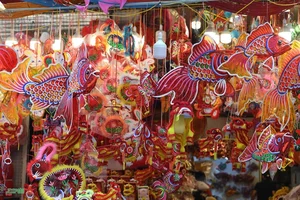 Hang Ma Street Bursts with Vibrant Colors Ahead of Mid-Autumn Festival - image 4