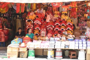 Hang Ma Street Bursts with Vibrant Colors Ahead of Mid-Autumn Festival - image 0