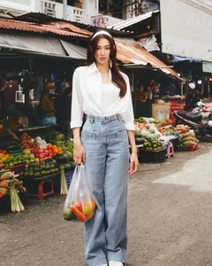 How to Style a Classic White Shirt Like Vietnamese Celebrities This Autumn - image 2