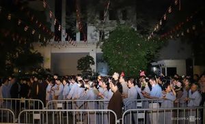 Devotees Queue Overnight to Pay Homage to Sacred Buddhist Relics - image 3