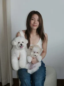 Miss Vietnam Mai Phuong Thuy Stuns Fans with Elegant Long-Leg Look - image 2