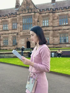 Miss World Vietnam Y Nhi Shines as an International Student Abroad - image 2