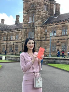 Miss World Vietnam Y Nhi Shines as an International Student Abroad - image 5