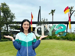 Miss World Vietnam Y Nhi Shines as an International Student Abroad - image 6