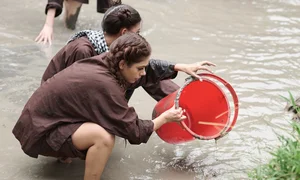 International Beauty Queens Experience Traditional Fish Catching in Vietnam's Mekong Delta - image 7