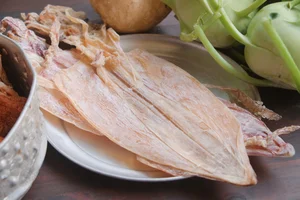 Discovering Canh Thang Muc: The Rare and Sophisticated Traditional Hanoi Dish Nearly Lost to Time - image 5