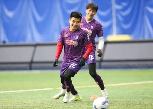 Vietnam National Football Team Explores Ancient Thousand-Year-Old Temple in South Korea - image 5