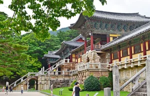 Vietnam National Football Team Explores Ancient Thousand-Year-Old Temple in South Korea - image 6