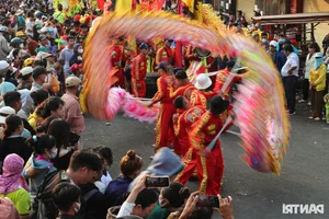 Thousands Gather for the Vibrant Lady Thien Hau Pagoda Festival in Binh Duong - image 12