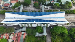 Hanoi Residents Experience the New Nhon - Hanoi Station Metro Line - image 9