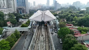 Hanoi Residents Experience the New Nhon - Hanoi Station Metro Line - image 6