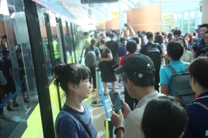 Hanoi Residents Experience the New Nhon - Hanoi Station Metro Line - image 4