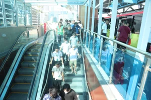 Hanoi Residents Experience the New Nhon - Hanoi Station Metro Line - image 11