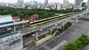 Hanoi Residents Experience the New Nhon - Hanoi Station Metro Line - image 13
